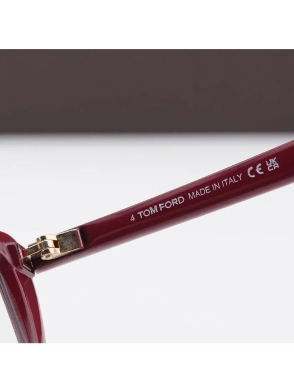 Tom Ford model ft5843